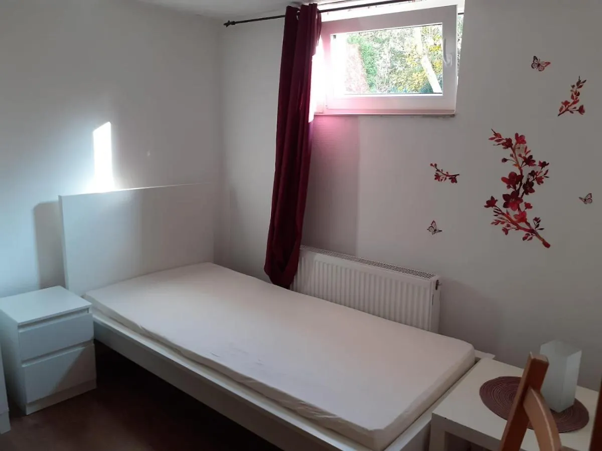 Souterrain Apartment Laatzen 하노버