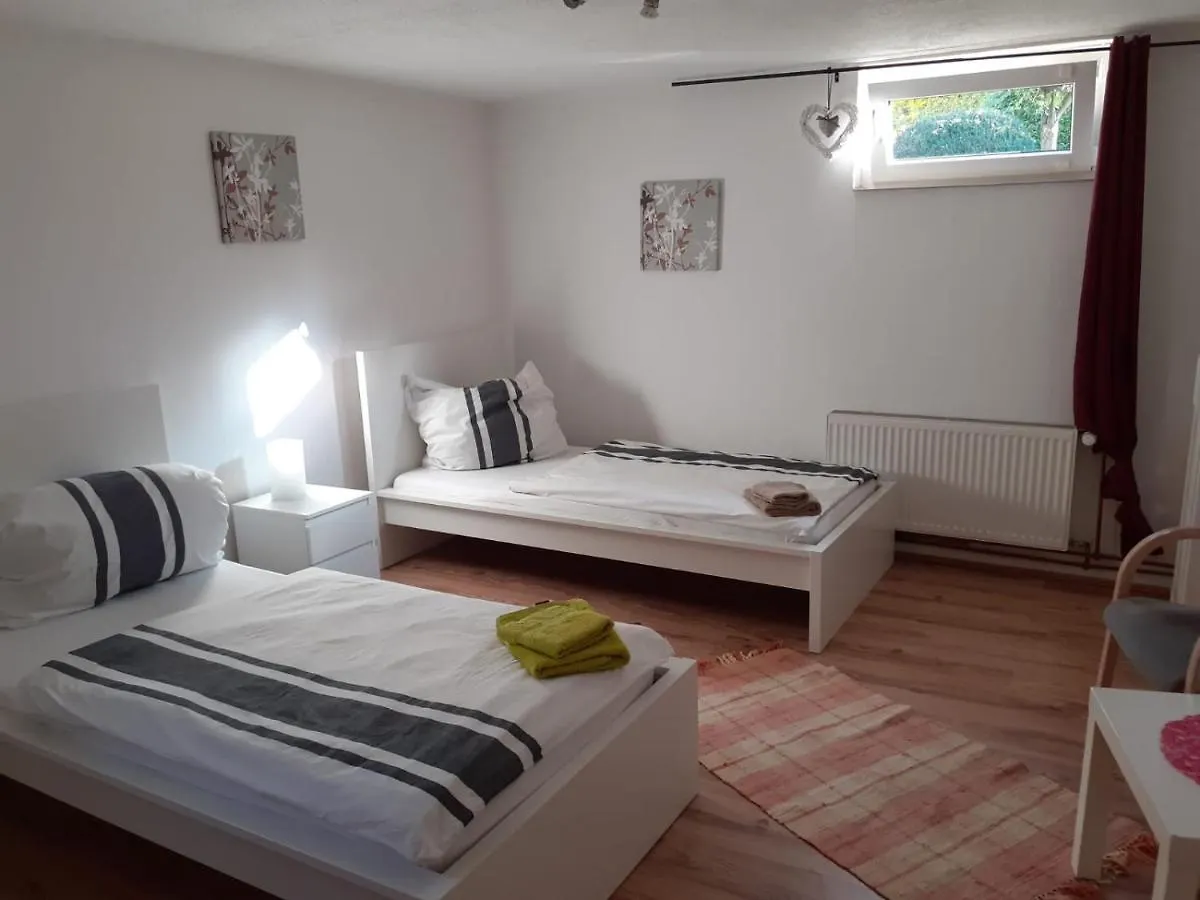 Souterrain Apartment Laatzen 하노버